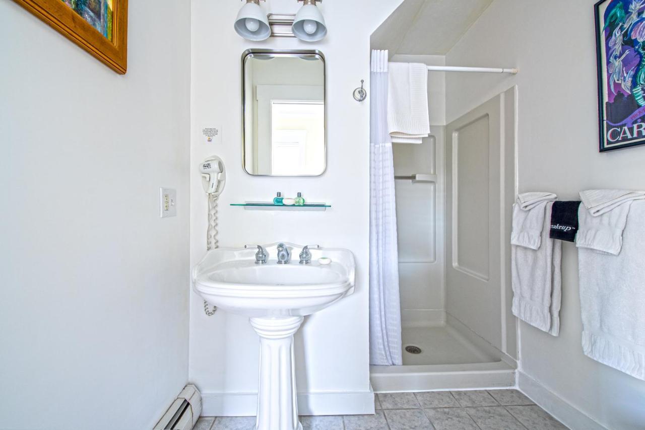 Admiral'S Landing (Adults Only) Bed & Breakfast Provincetown Exterior photo