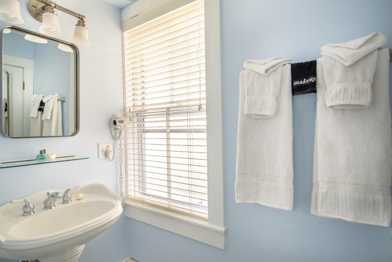 Admiral'S Landing (Adults Only) Bed & Breakfast Provincetown Exterior photo